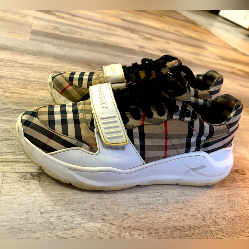 Burberry shoes